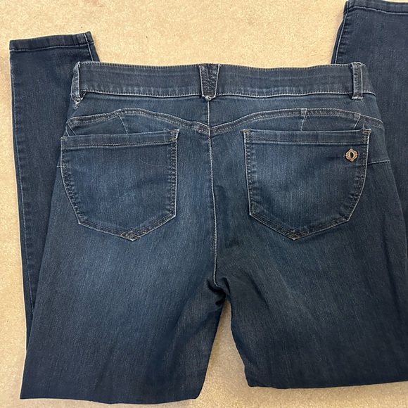 Democracy Women’s Absolution Skinny Jeans  Dark wash Size 10. 27” Inseam - Picture 2 of 6